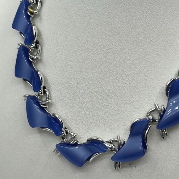 Vintage ART Opaque Blue Thermoset Necklace JP232 - Picture 3 of 6